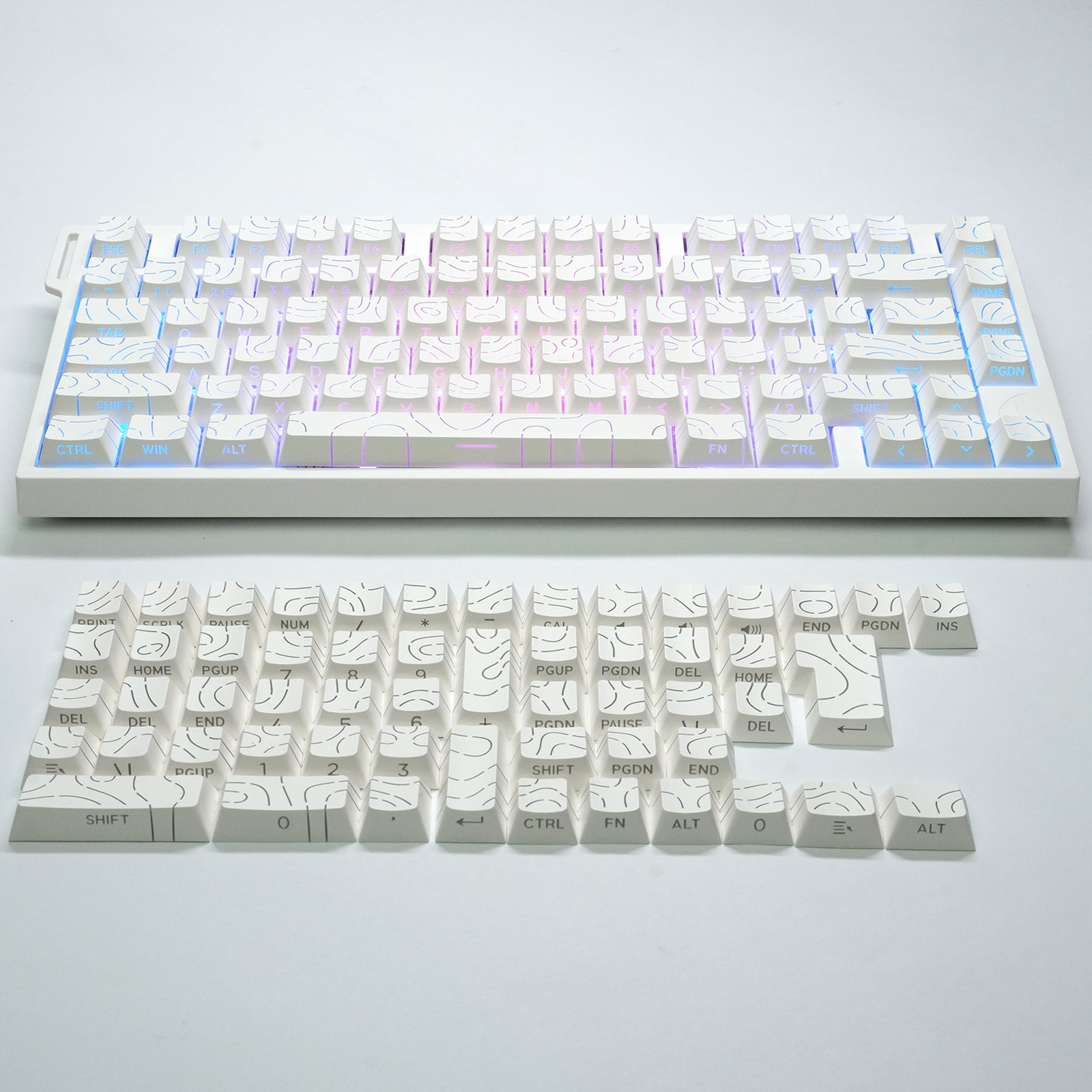 ATTACK SHARK SK06, 135 klawiszy, nakładki klawiszowe z podświetlanymi znakami, ANSI/ISO